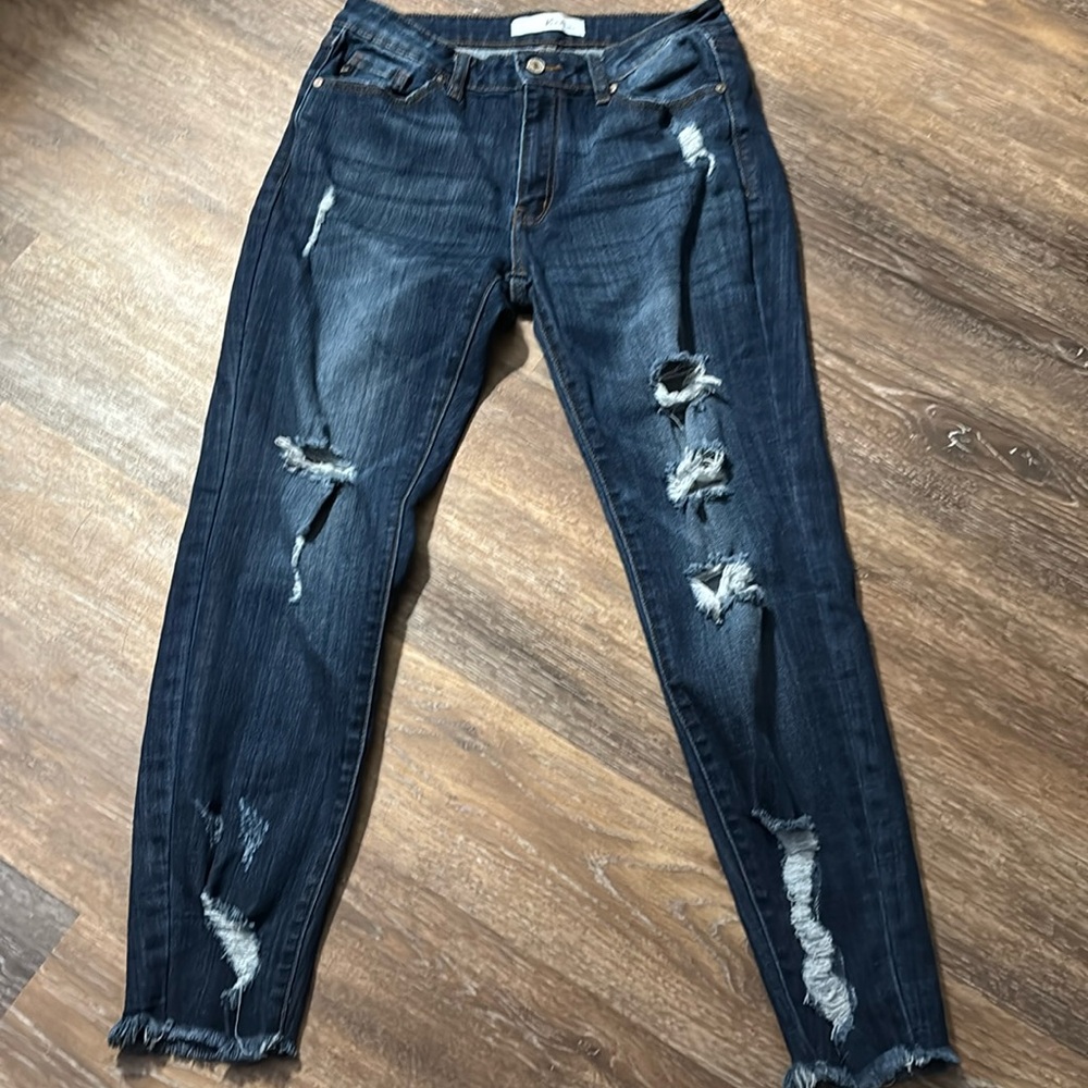 Kancan Woman’s jeans distressed, frayed hem size 11